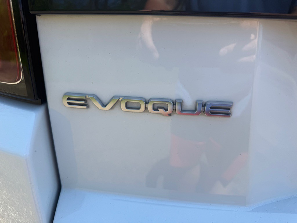 2018 Land Rover Range Rover Evoque Image 8