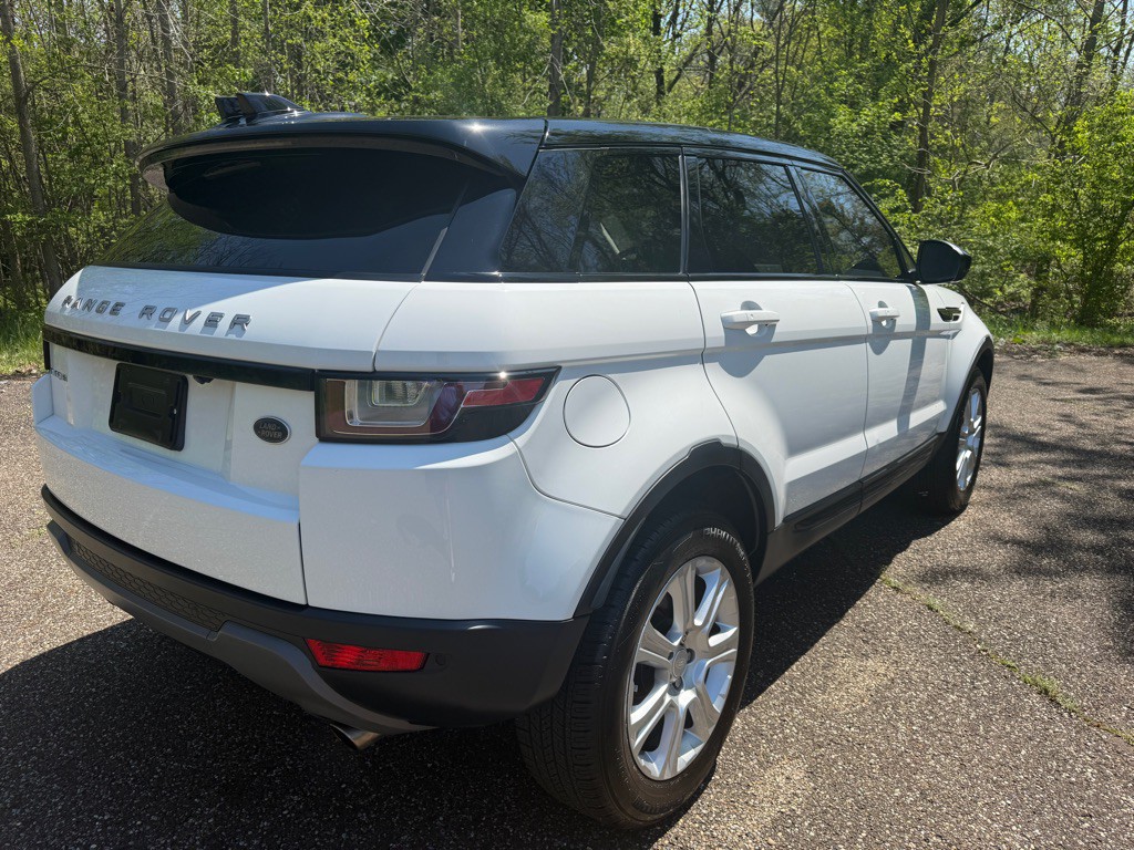 2018 Land Rover Range Rover Evoque Image 11