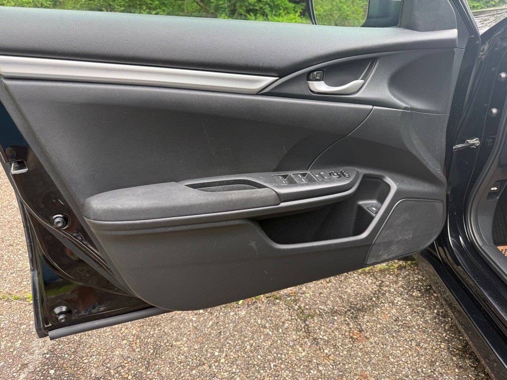 2017 Honda Civic Image 11
