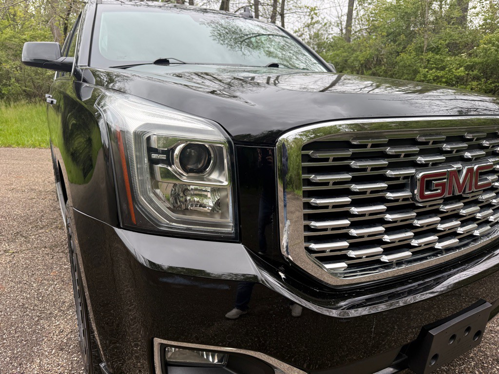 2018 GMC Yukon Image 2