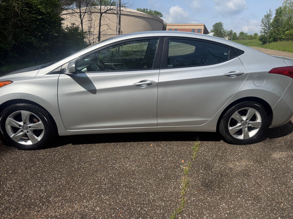 2011 Hyundai Elantra Image 5