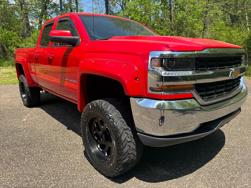2018 Chevrolet Silverado 1500 Image 2