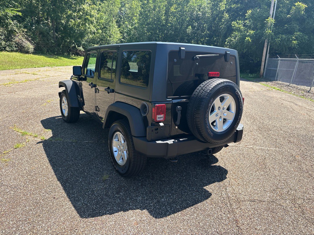 2016 Jeep Wrangler Unlimited Image 2