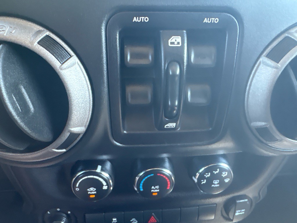 2016 Jeep Wrangler Unlimited Image 19