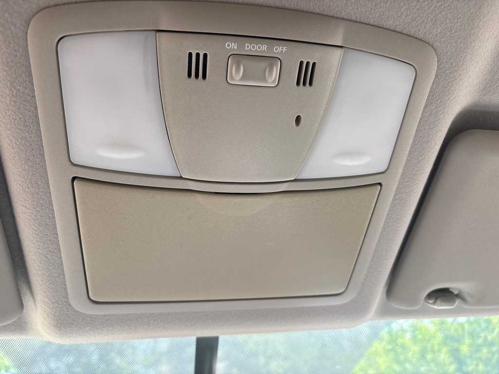 2012 Nissan Rogue Image 25