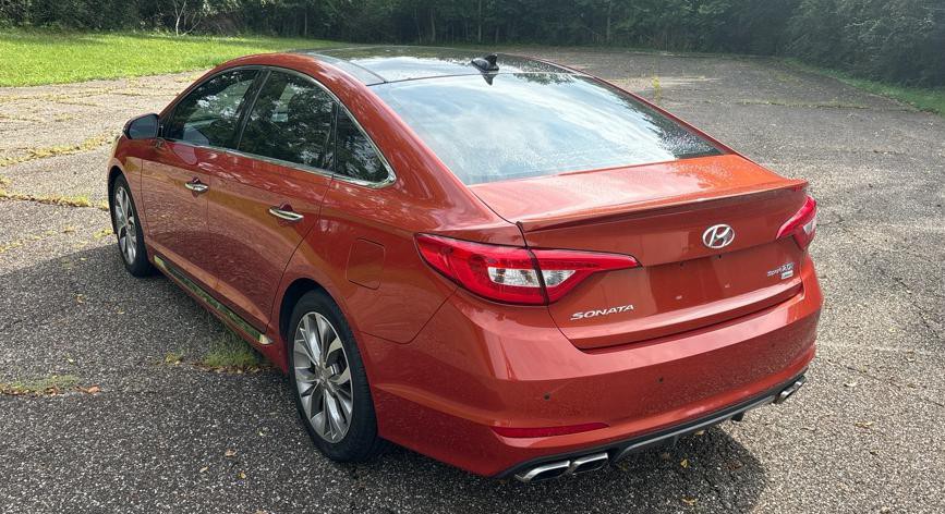 2015 Hyundai Sonata Image 3