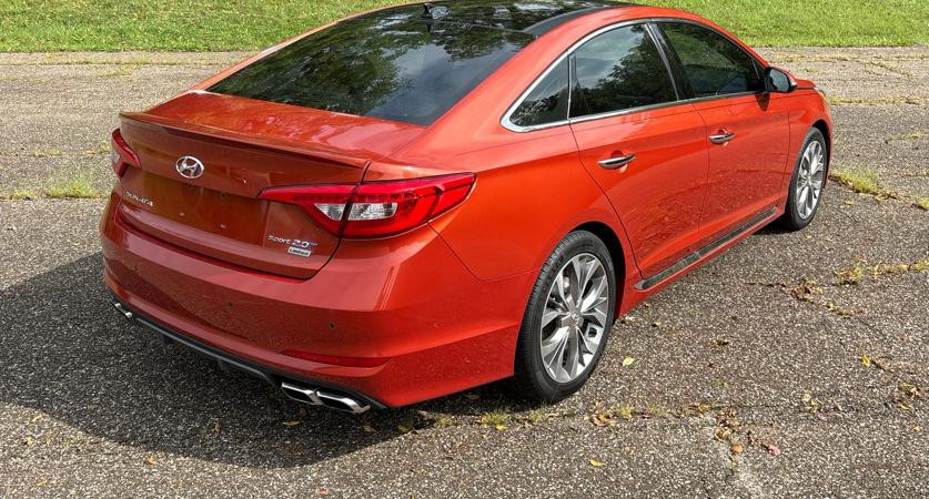 2015 Hyundai Sonata Image 4