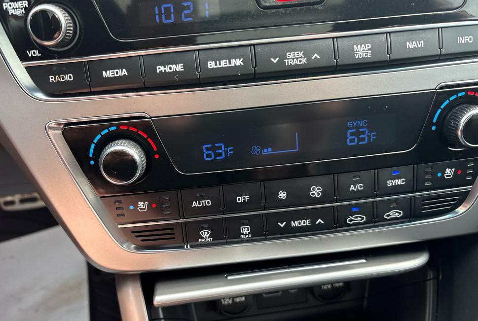 2015 Hyundai Sonata Image 24