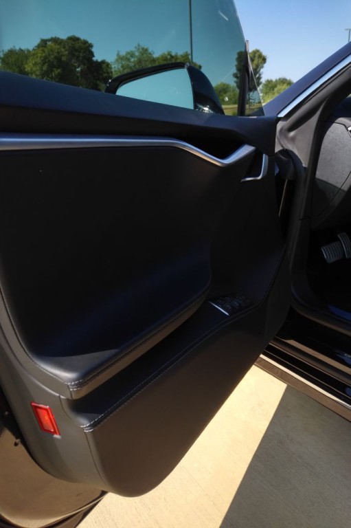 2016 Tesla Model S Image 5