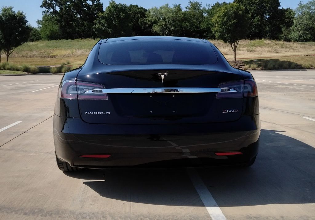 2016 Tesla Model S Image 13