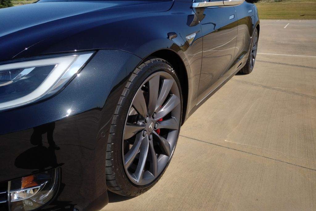 2016 Tesla Model S Image 16