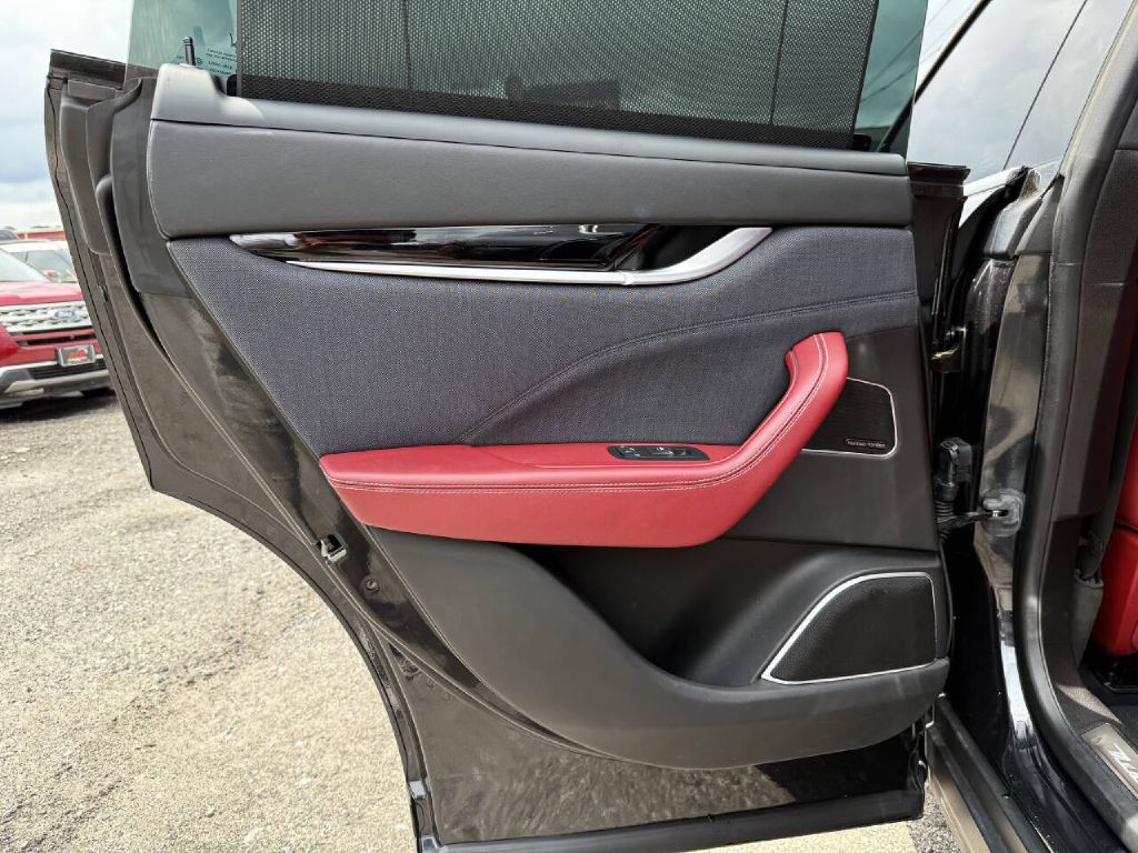 2018 Maserati Levante Image 21