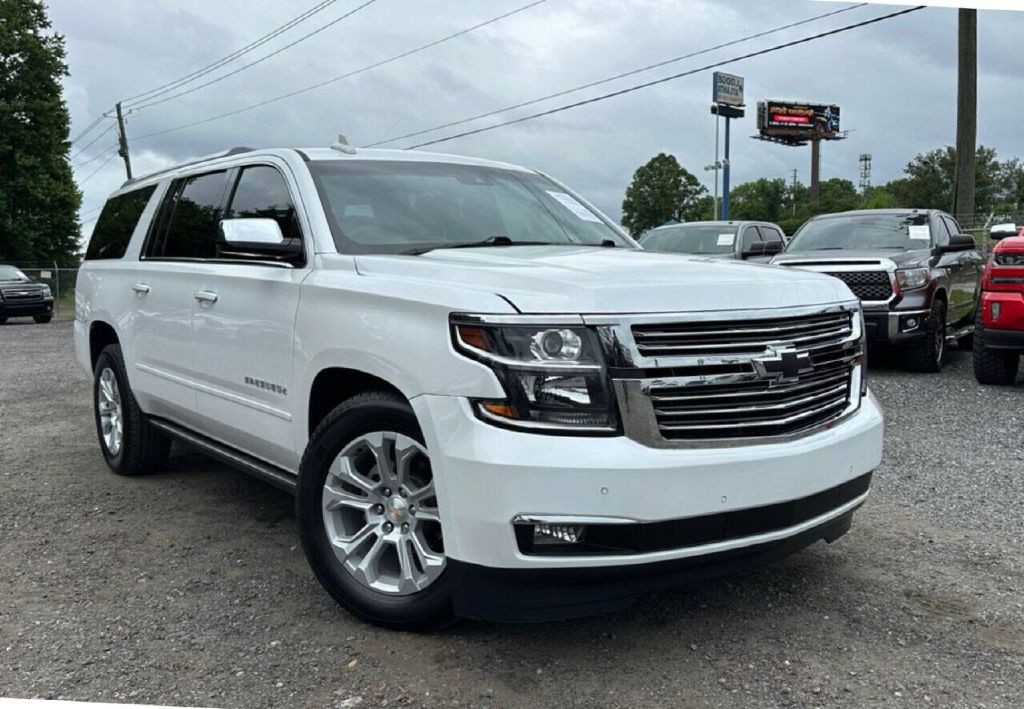 2017 Chevrolet Suburban Image 4