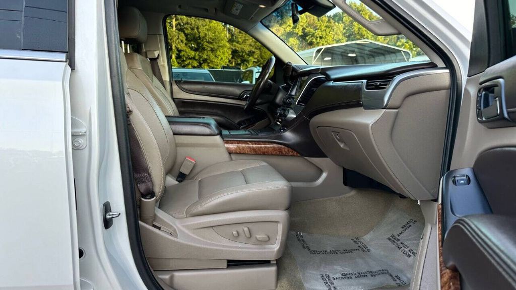 2017 Chevrolet Suburban Image 11