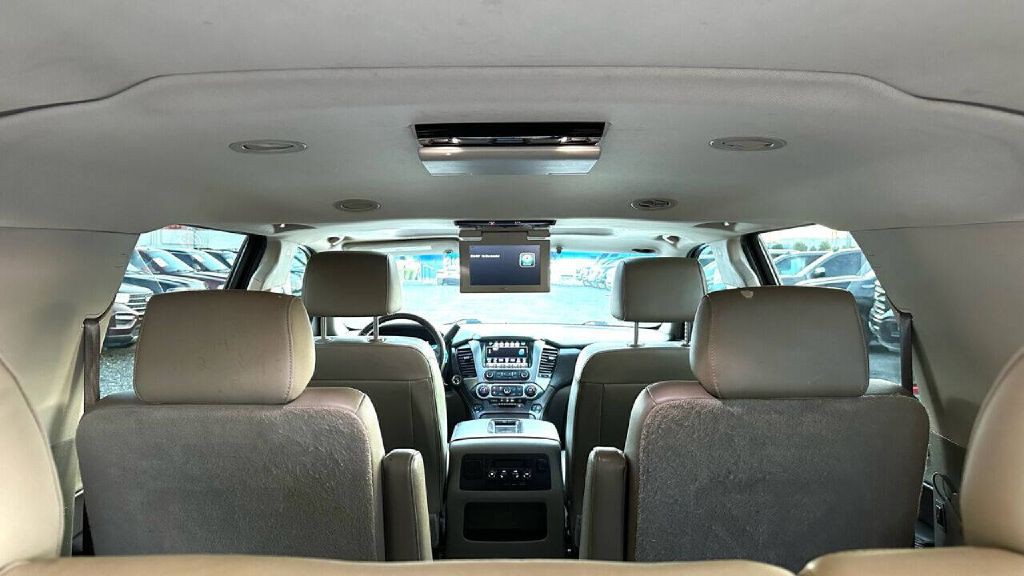 2017 Chevrolet Suburban Image 13