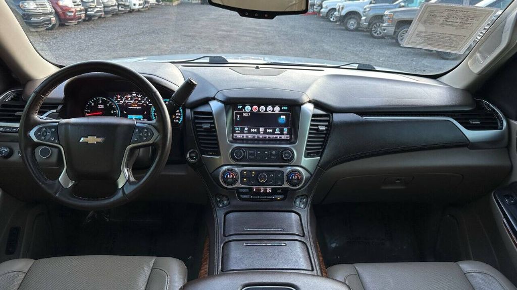 2017 Chevrolet Suburban Image 15