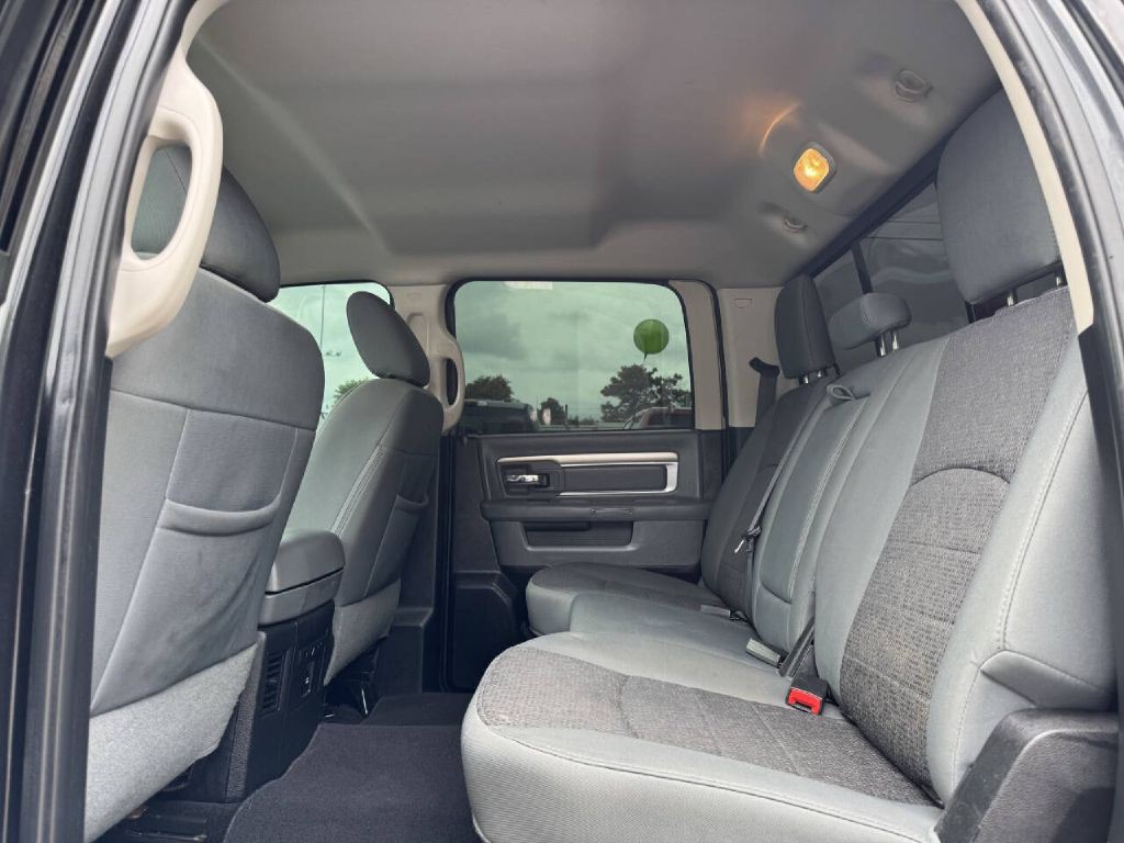 2016 RAM 1500 Image 12