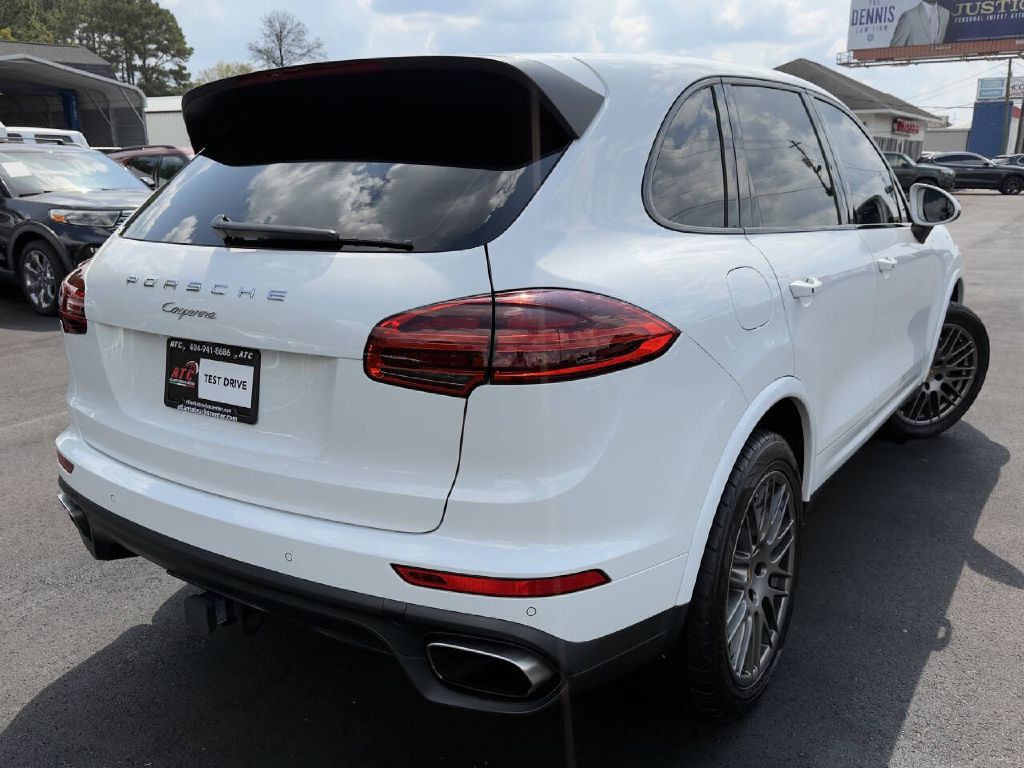 2017 Porsche Cayenne Image 8