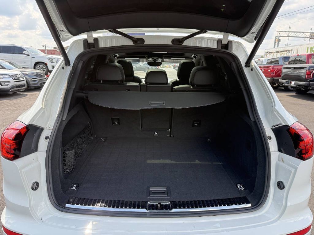 2017 Porsche Cayenne Image 9