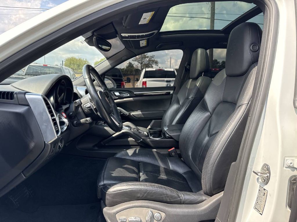 2017 Porsche Cayenne Image 10