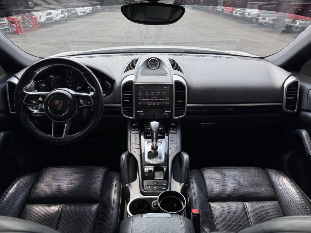 2017 Porsche Cayenne Image 14