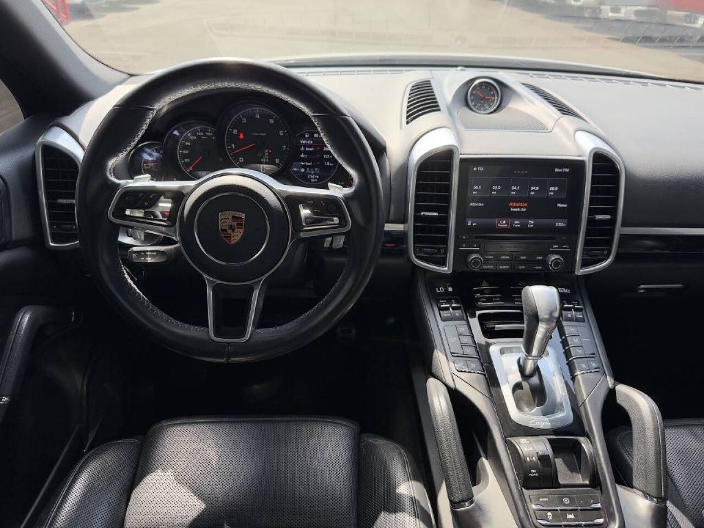 2017 Porsche Cayenne Image 15
