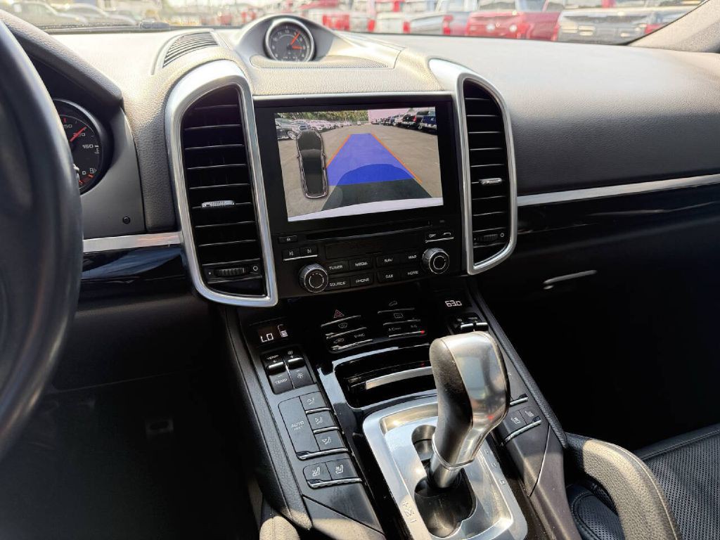 2017 Porsche Cayenne Image 18