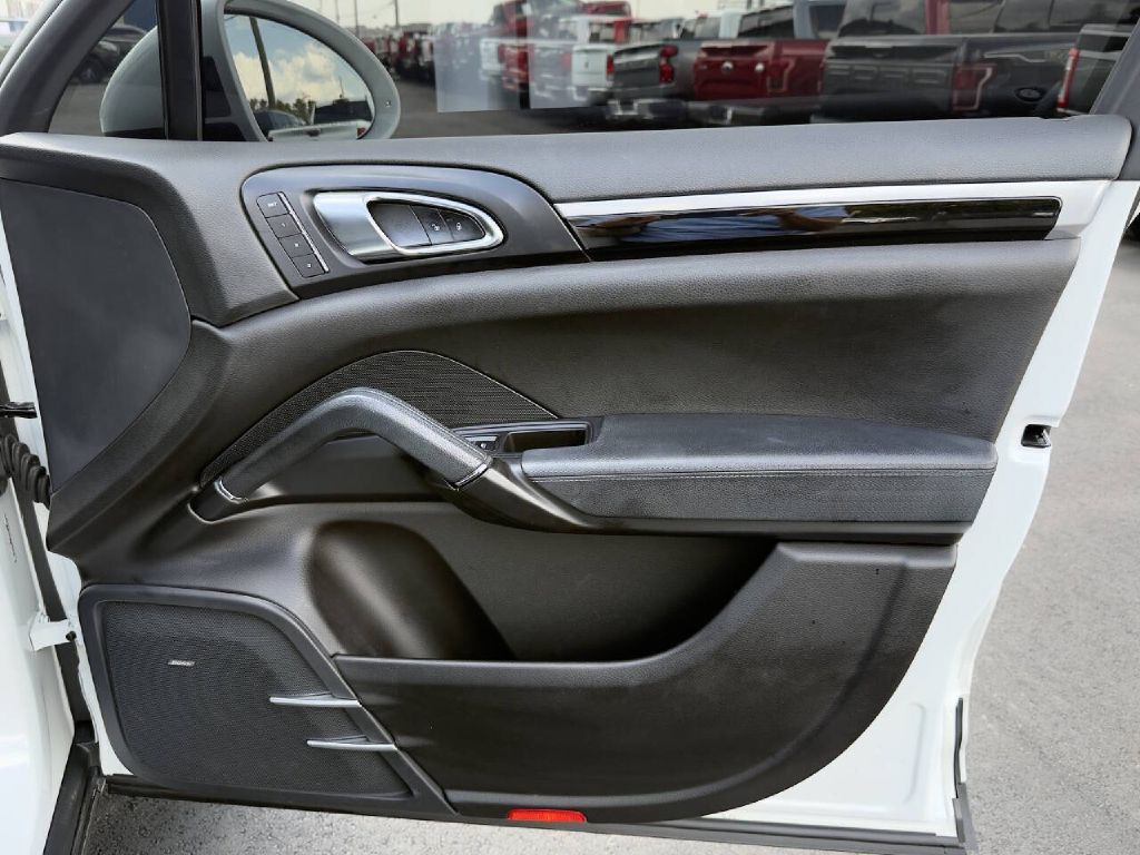 2017 Porsche Cayenne Image 20