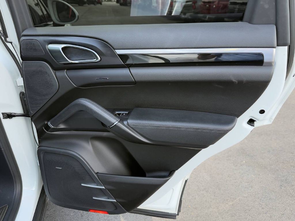2017 Porsche Cayenne Image 22