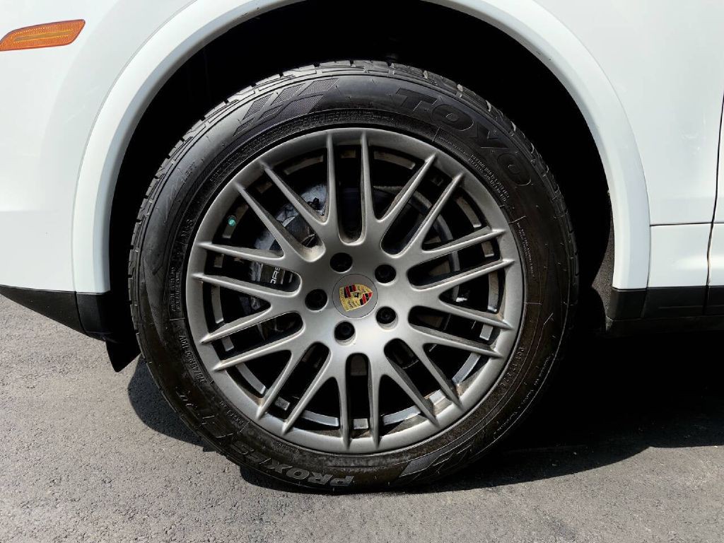 2017 Porsche Cayenne Image 23