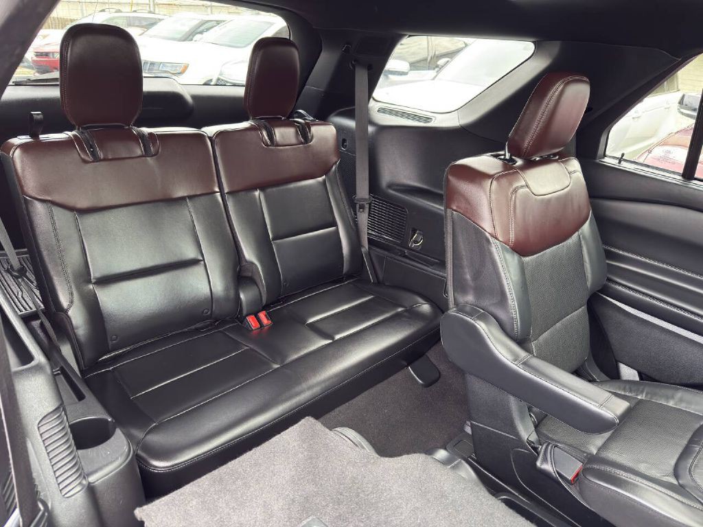 2020 Ford Explorer Image 14