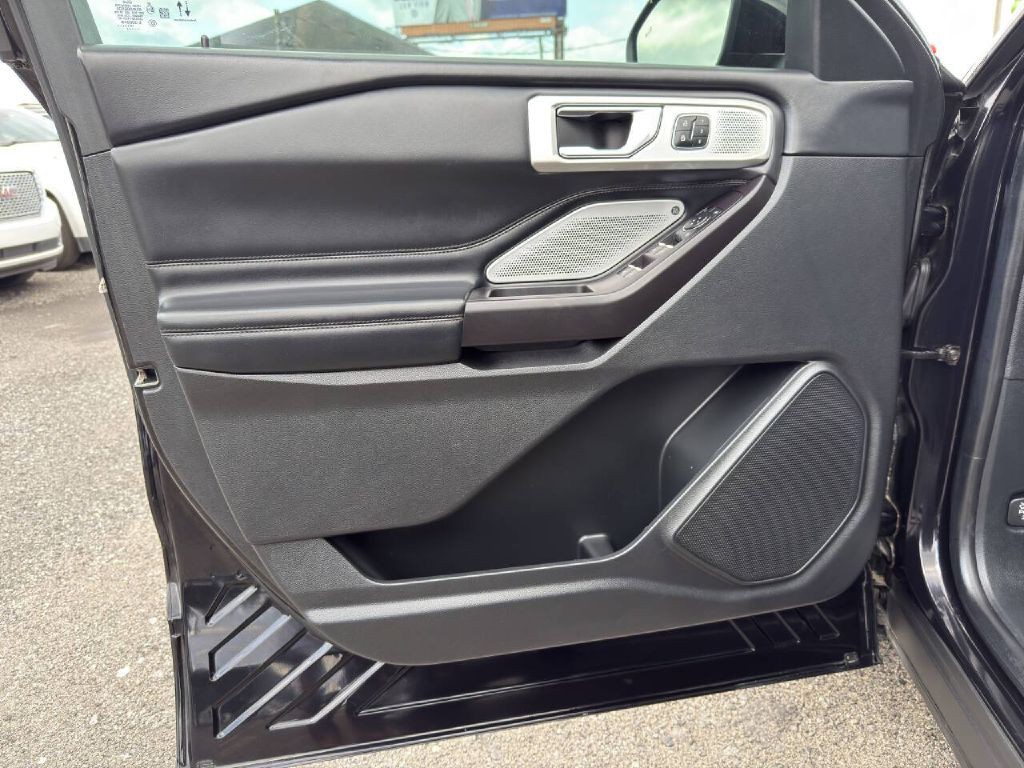 2020 Ford Explorer Image 25
