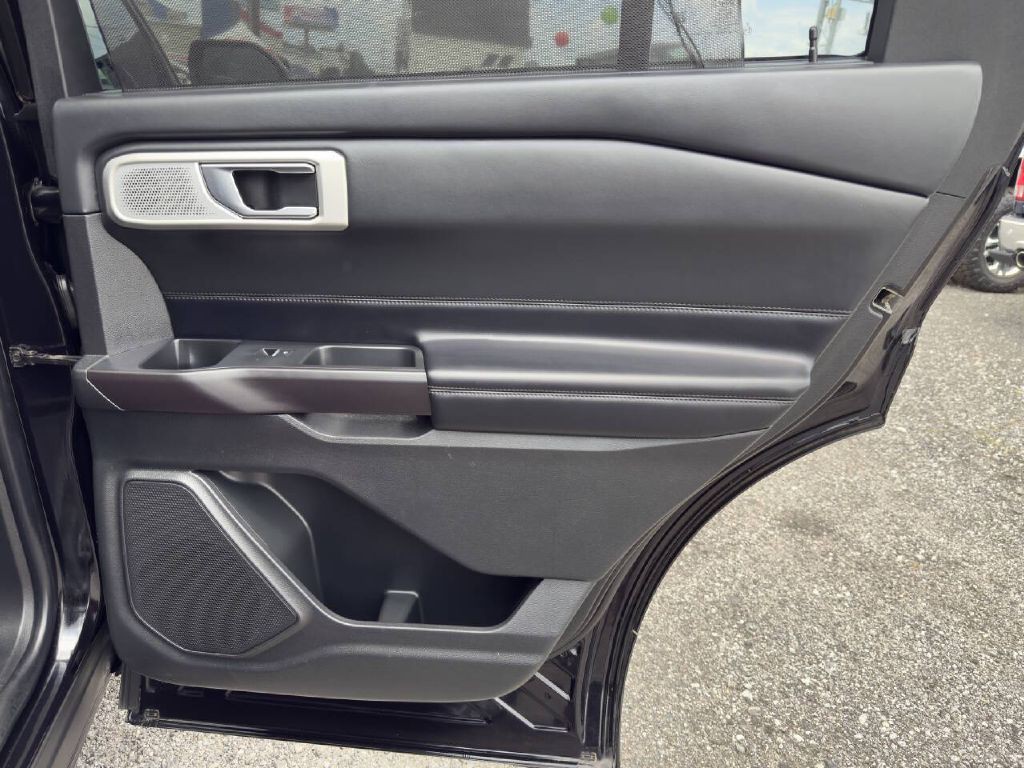 2020 Ford Explorer Image 28