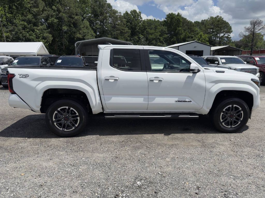 2024 Toyota Tacoma Image 5