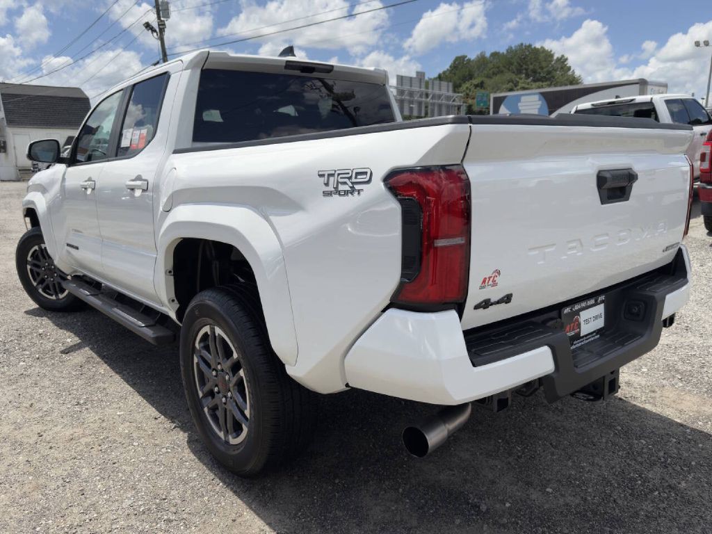 2024 Toyota Tacoma Image 9