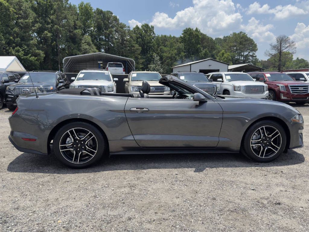 2020 Ford Mustang Image 12