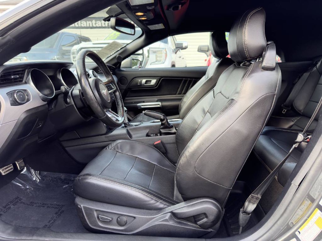 2020 Ford Mustang Image 14