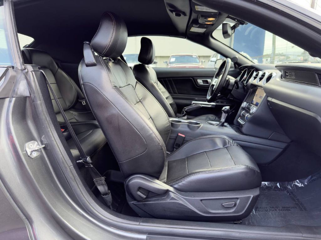 2020 Ford Mustang Image 16