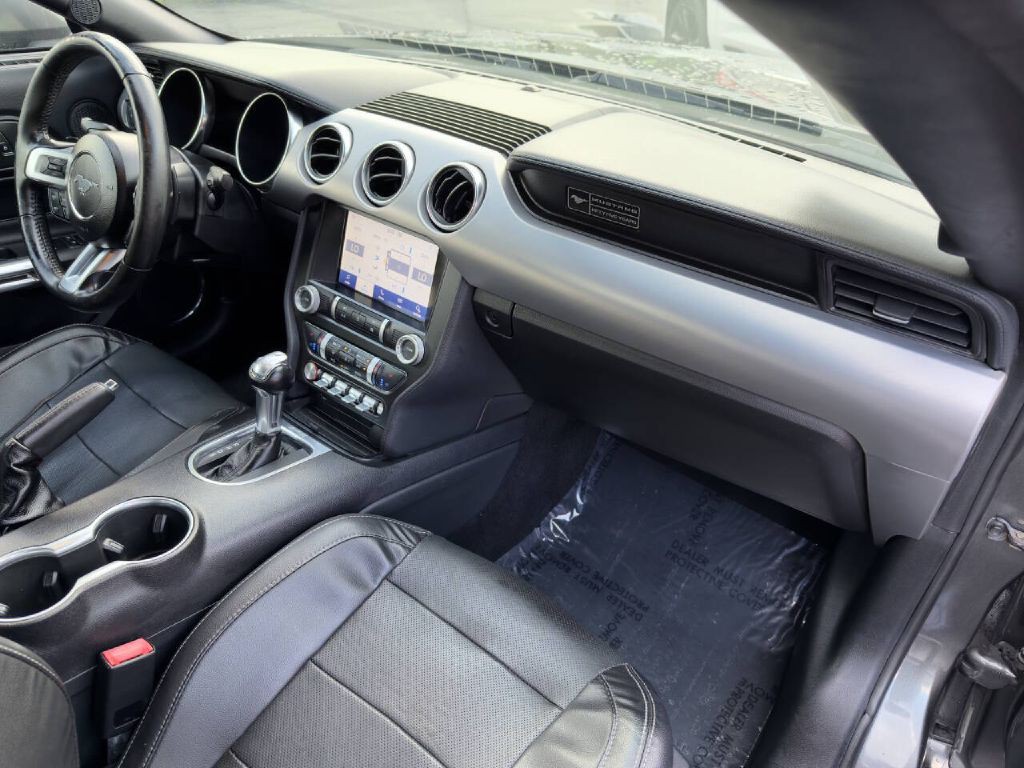 2020 Ford Mustang Image 19