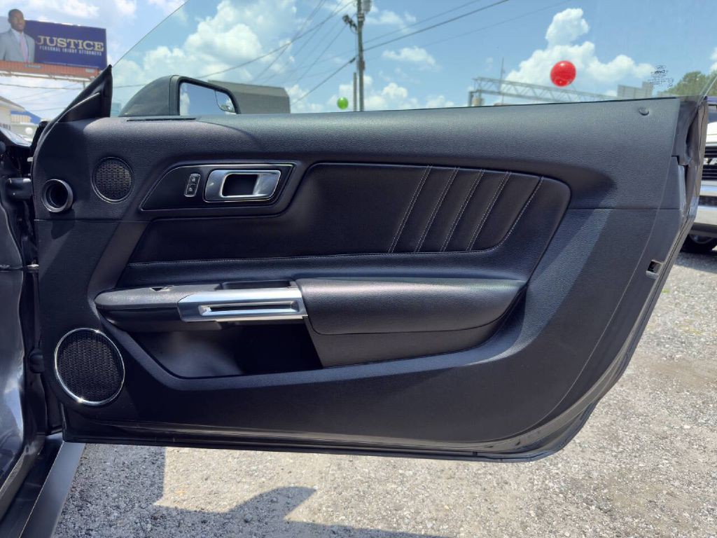 2020 Ford Mustang Image 26