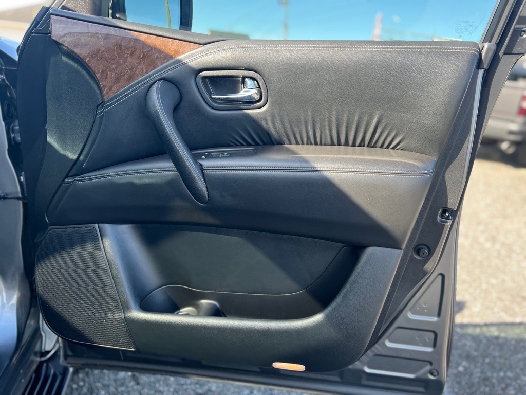 2016 INFINITI QX80 Image 18