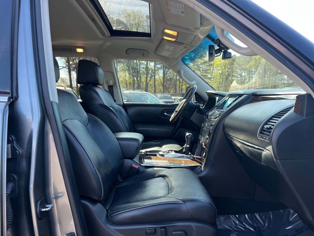 2016 INFINITI QX80 Image 19