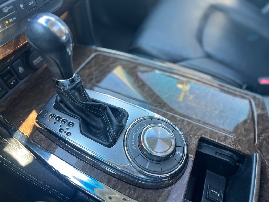2016 INFINITI QX80 Image 24