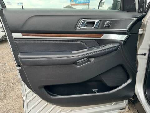 2017 Ford Explorer Image 15