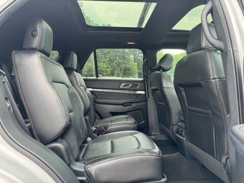 2017 Ford Explorer Image 9