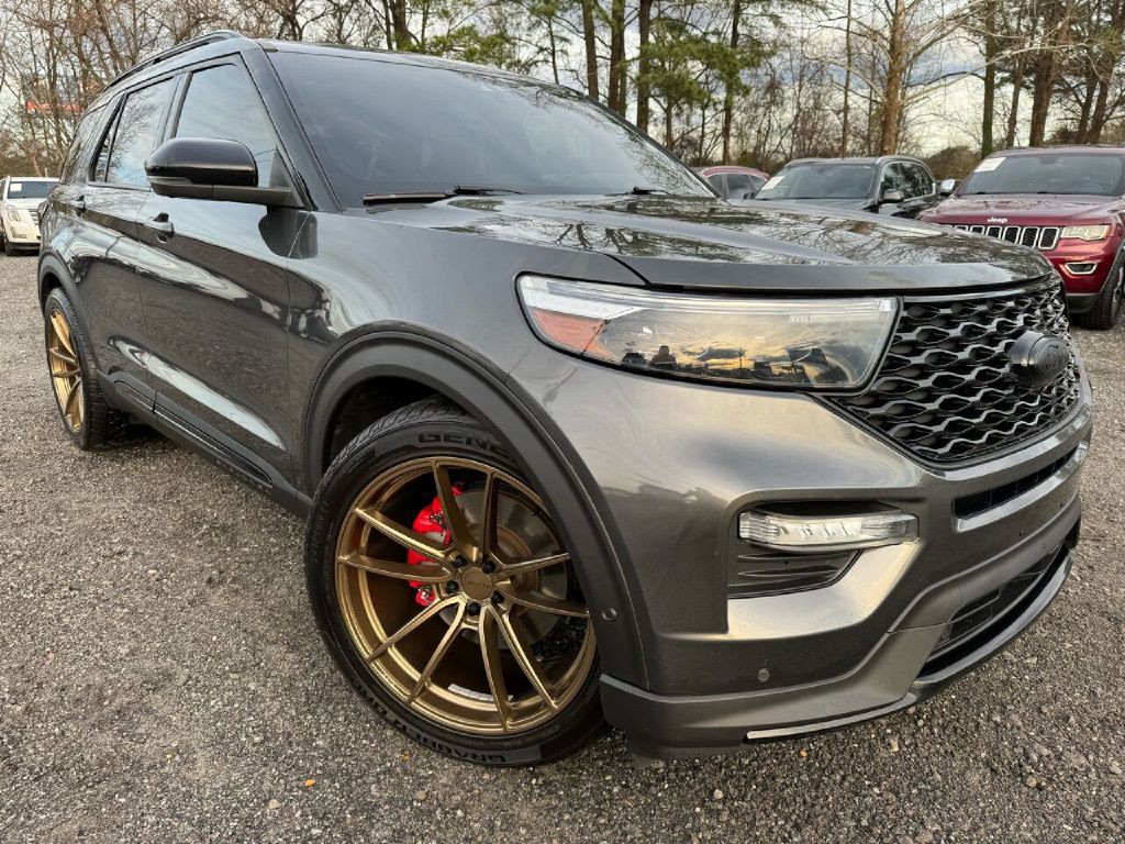 2020 Ford Explorer Image 2