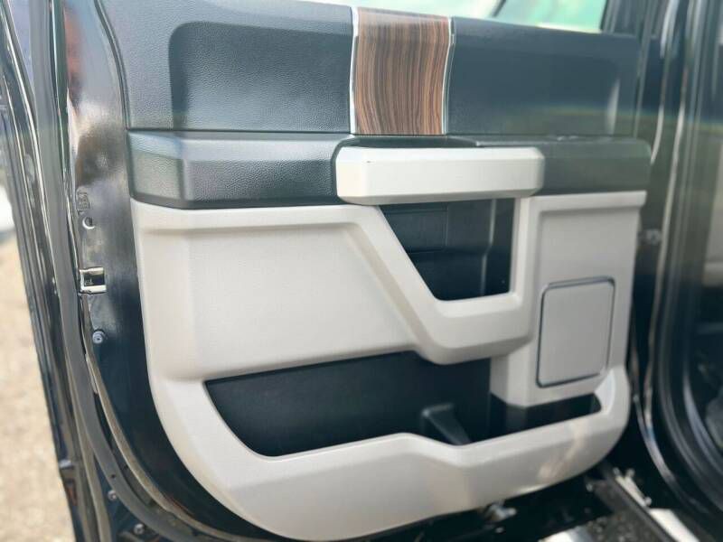 2017 Ford F-150 Image 17