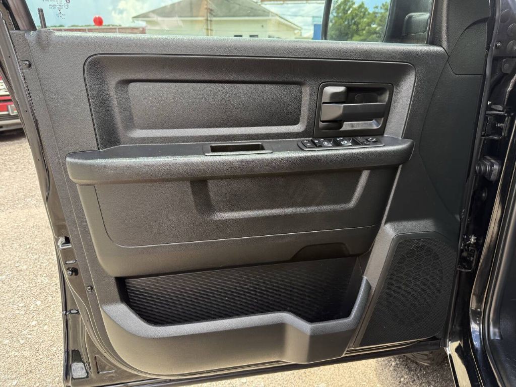 2021 RAM 1500 Image 17