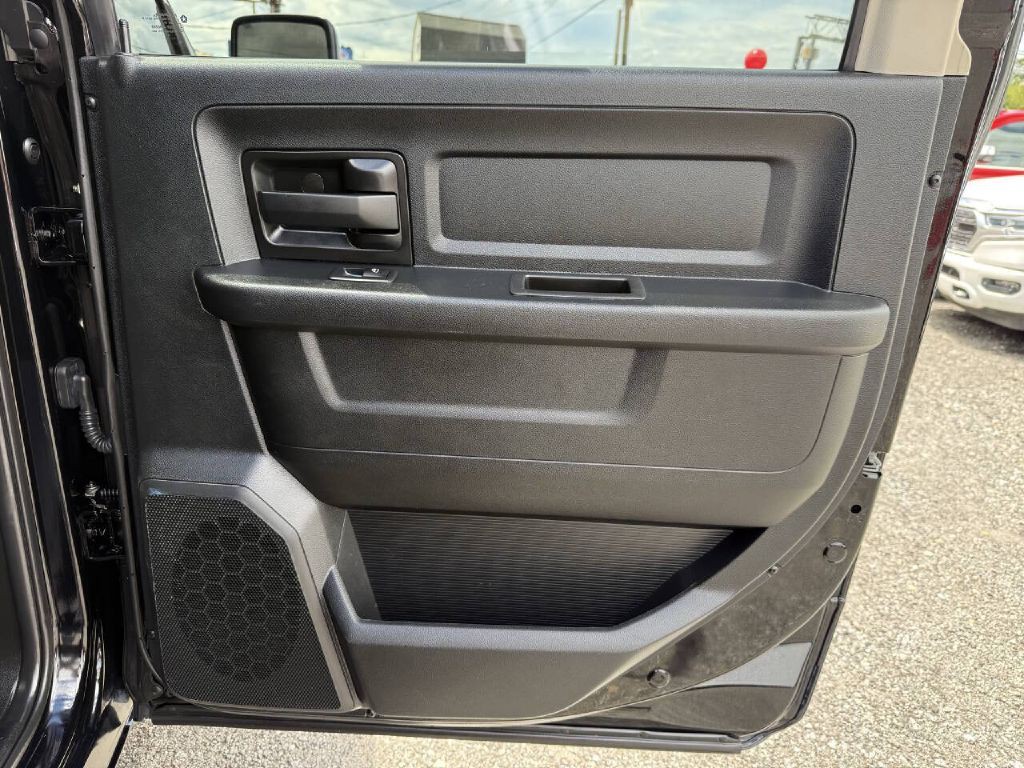 2021 RAM 1500 Image 18