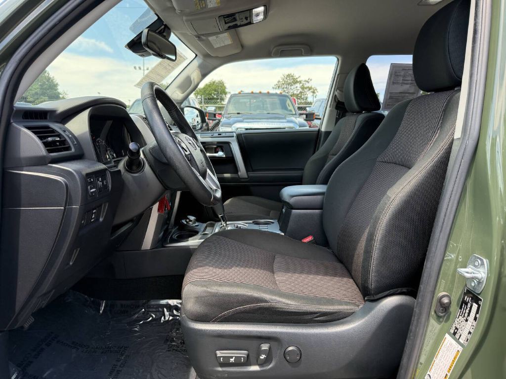 2021 Toyota 4Runner Image 8